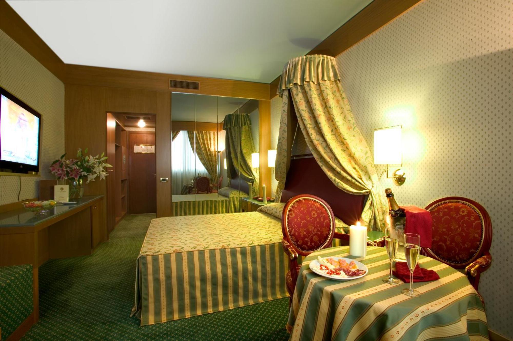 Hotel Motel Visconteo Binasco Exterior photo